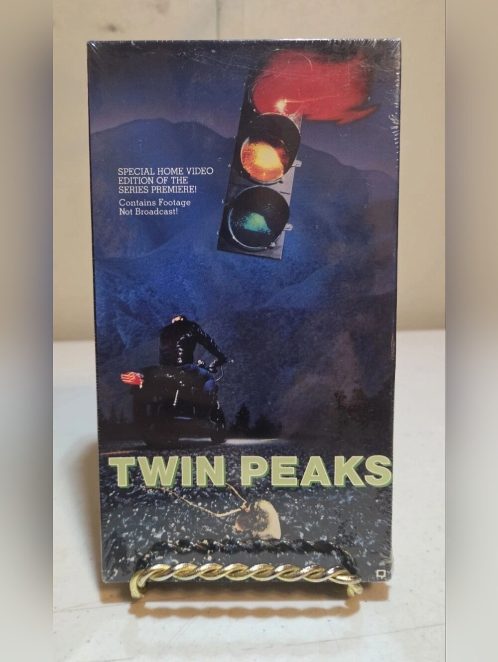 TWIN PEAKS VHS 1991 Pilot Special Home Video Edition FACTORY SEALED WB Watermark